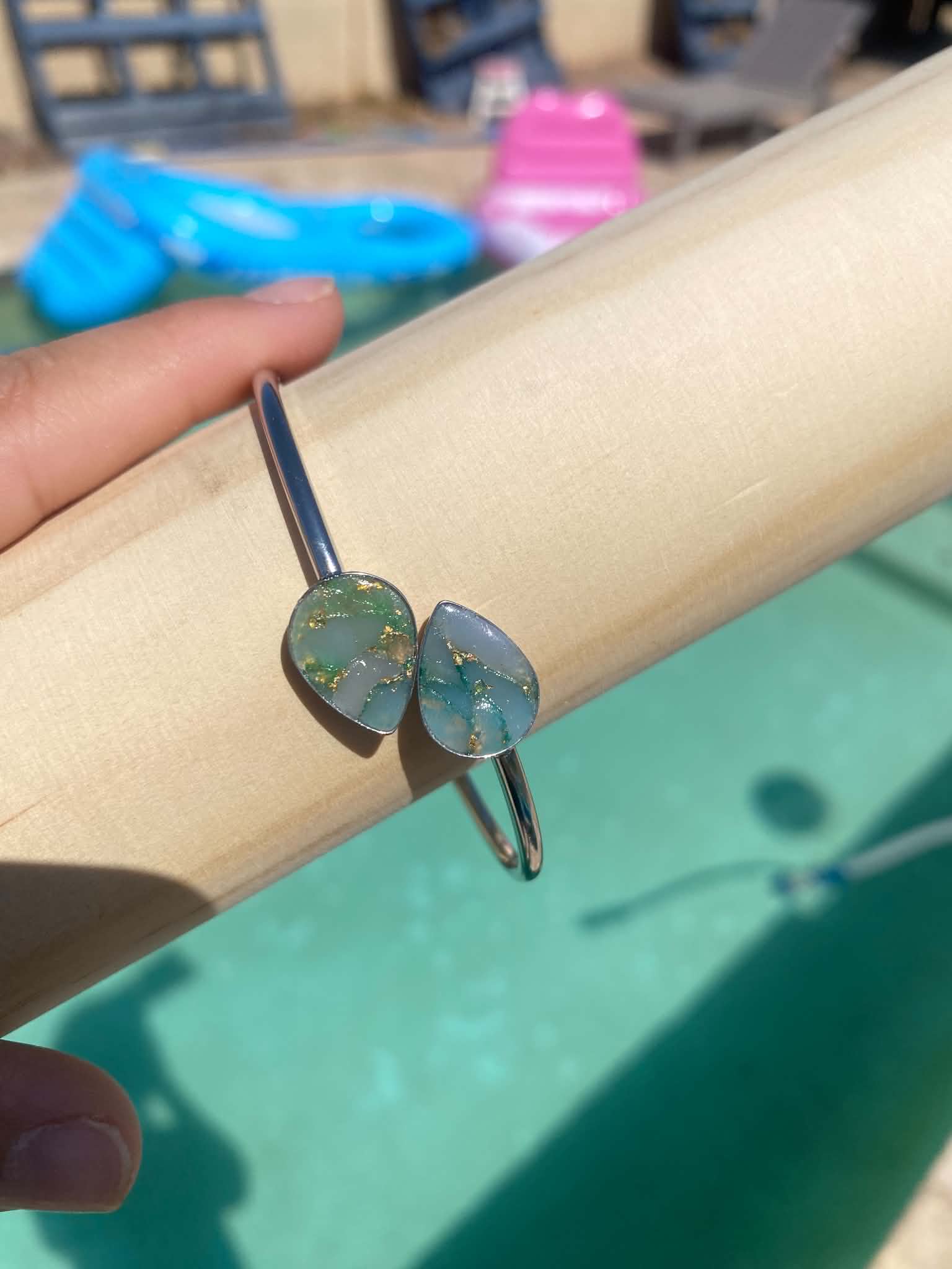 Double Droplet Swing Closure Braclet