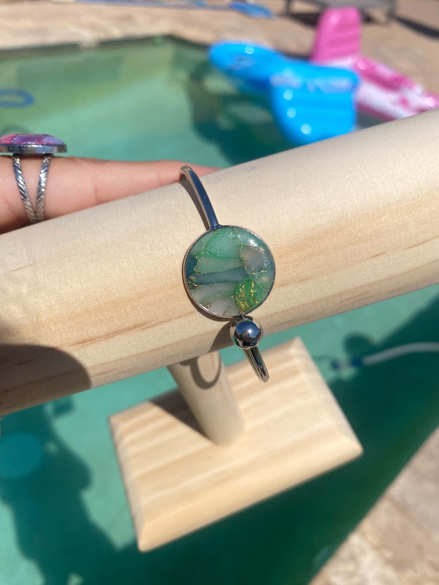 Circle Swing Closure Bracelet