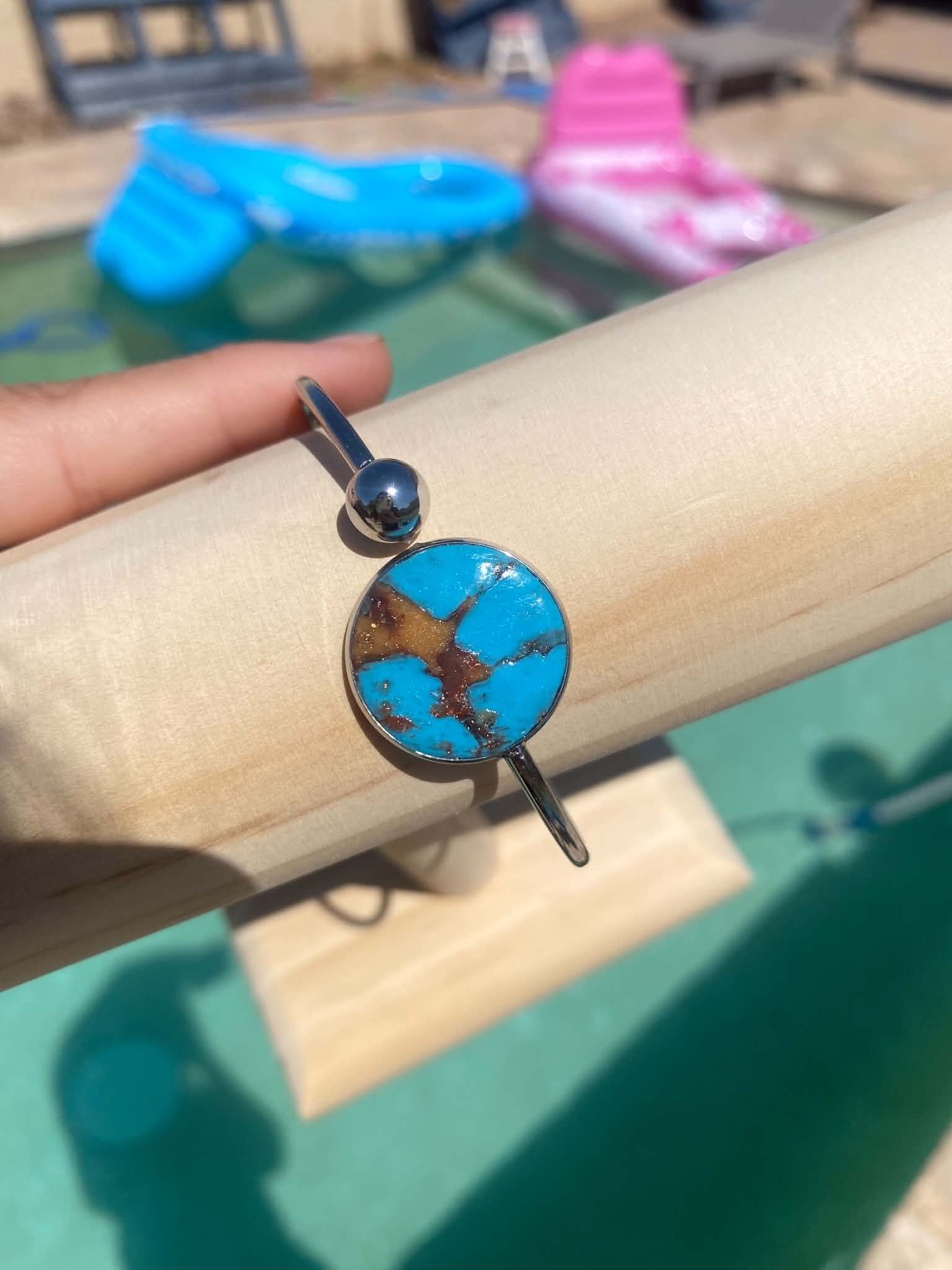 Circle Swing Closure Bracelet