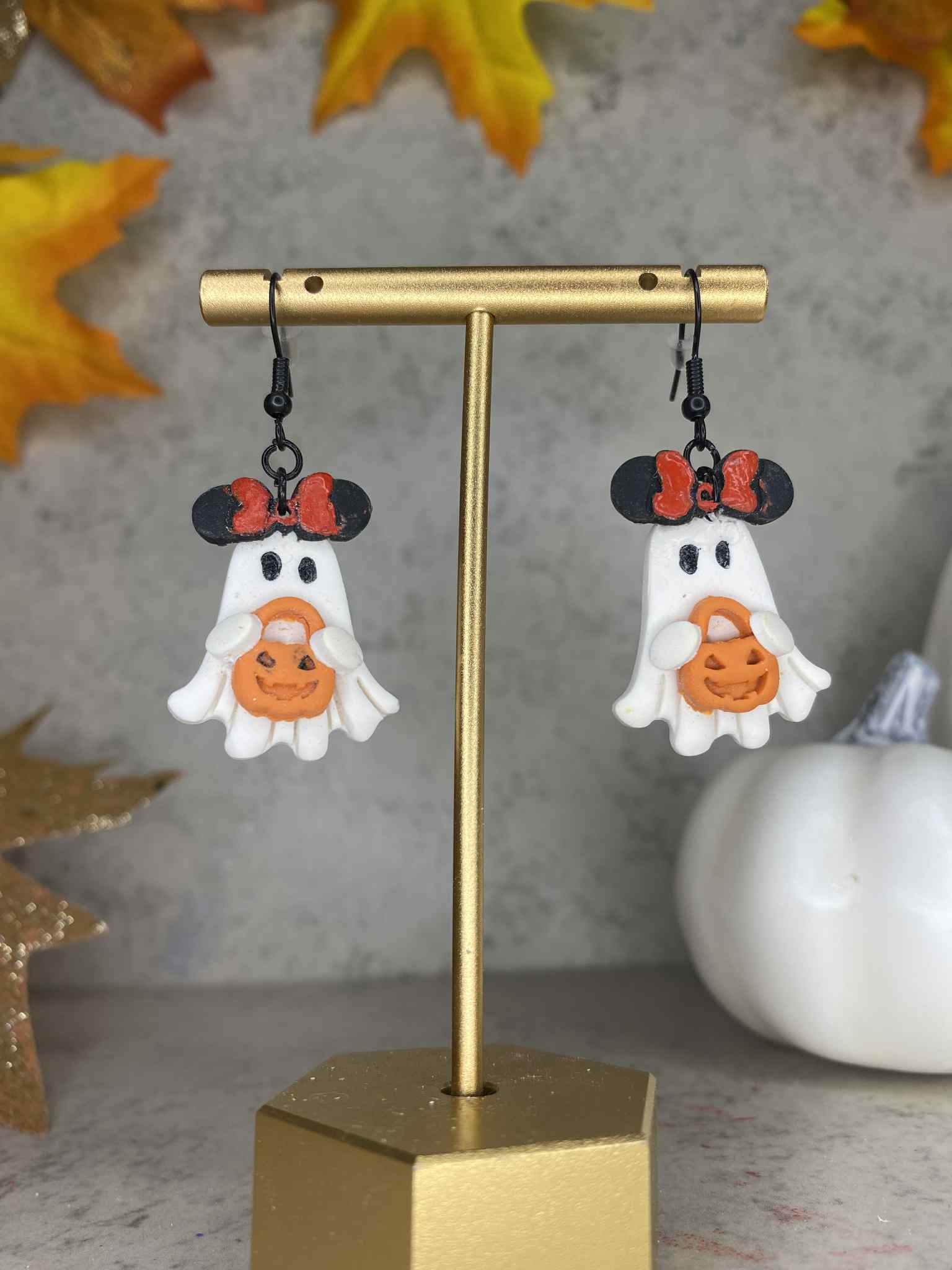 Minnie Ghosts